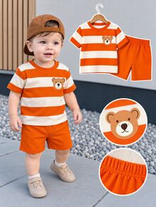SHEIN Playful Pals 2pcs/Set Baju Bayi Laki-laki Motif Beruang Lucu & Garis-garis Leher Bulat Lengan Pendek + Celana Pendek Biru Tua, Cocok Untuk Beraktivitas di Musim Panas - MultiWarna - View 2