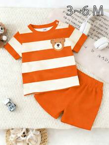 SHEIN Playful Pals 2pcs/Set Baju Bayi Laki-laki Motif Beruang Lucu & Garis-garis Leher Bulat Lengan Pendek + Celana Pendek Biru Tua, Cocok Untuk Beraktivitas di Musim Panas - MultiWarna - View 6