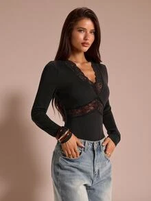 SHEIN BAE Kemeja Dalaman Lengan Panjang Tanpa Punggung Berkerah V Dalam dengan Motif Renda Hitam untuk Musim Gugur, Cocok untuk Pesta Halloween, Kencan Malam, dan Jalan-jalan. - Hitam - View 5
