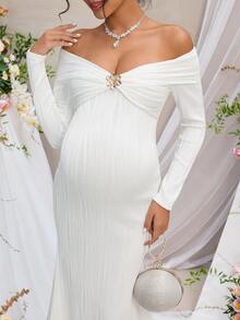 Momance Elegant Textured Solid Color Metal Decor Fitted Off-Shoulder Long Sleeve Mermaid Maternity Dress - White - View 4