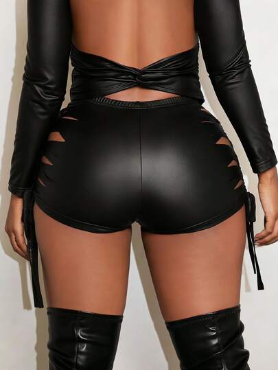 Slaydiva Short moulant sexy/d'été pour festival de musique/rave/festival rave/rave/rave/rue/streetwear pour femmes/gyaru/fête de la Saint-Valentin décontractée sexy. Short en PU à taille haute avec bretelles torsadées et côtés ajourés