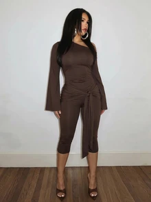 Slaydiva جمبسوت بني بأكمام طويلة وياقة غير متماثلة مع رباط، بقصة ضيقة - بني - مشاهدة 8