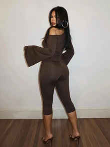 Slaydiva جمبسوت بني بأكمام طويلة وياقة غير متماثلة مع رباط، بقصة ضيقة - بني - مشاهدة 3