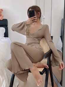 SHEIN 女士休闲V领蕾丝拼接收腰喇叭长袖长款睡裙套装 - 摩卡棕 - 查看 6