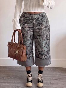 Slaydiva Celana Jeans Wanita Ukuran Besar, Celana Denim Potongan Lebar dengan Motif Vintage dan Patch di Bagian Bawah - Hijau - View 2