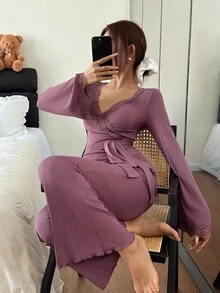 Napfluff 女士休闲V领蕾丝拼接收腰喇叭长袖长款睡裙套装 - 紫丁香色 - 查看 1