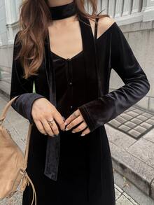 FRIFUL Set 2 Potong Gaun Kamisol dan Kardigan Bahan Beludru Warna Polos untuk Wanita Musim Gugur - Hitam - View 1