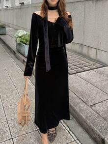 FRIFUL Set 2 Potong Gaun Kamisol dan Kardigan Bahan Beludru Warna Polos untuk Wanita Musim Gugur - Hitam - View 4