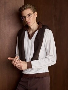 Manfinity CityGents 歐美新博主風時尚設計成熟休閒男士套頭毛衣，白色長袖套頭毛衣，拼接棕色套頭毛衣，對比色 Polo 領 - 白色 - 查看 2