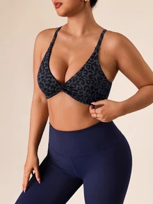 SHEIN Rhythm Era Women's Plus Size Black Twist Front Sports Bra Gym Sports Summer - Black - View 4
