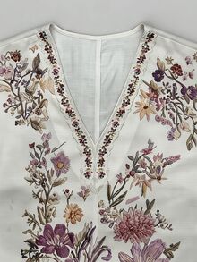 Wandoria [印花設計] 女款優雅輕盈牙買加夏季波希米亞風米色紫色花卉重工刺繡印花V領蝙蝠袖寬鬆顯瘦中長洋裝 - 米色 - 查看 3