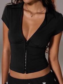 TRNVIE Women's Fashionable Deep V-Neck Buttoned Form-Fitting Solid Color Elegant Short Sleeve T-Shirt - Black - View 3