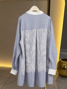 Lacomfia قميص نسائي بأكمام طويلة مخطط باللونين الأزرق والأبيض مع رقعة دانتيل وتصميم كتل لونية بأسلوب كاجوال بريبي متعدد الاستخدامات للاستخدام اليومي في الربيع/الخريف مقاس كبير - ازرق وابيض - مشاهدة 2
