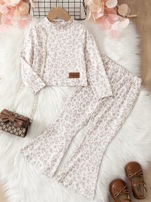 SHEIN Elladie kids (少女) 淺豹紋長袖喇叭褲 2件套，上衣：淺豹紋圓領長袖；下裝：配套豹紋喇叭長褲。適合春季/秋季，時尚精緻，完美適用於日常上學、姐妹聚會、戶外拍照、拜訪親友、郊外出遊 - 卡其色 - 查看 6