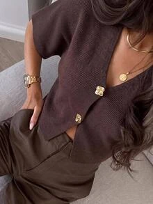 Aloruh Old Money Style Top New Minimalist Fashion Commuter Deep V-Neck Short Sleeve Slim Fit Double-Button Knit Women Brown Spring For - Brown - View 3