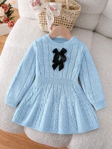 SHEIN 秋季女童復古娃娃公主風 粗針編織圓領收腰 A 字裙 3D 蝴蝶結長袖針織洋裝 藍色 母女套裝 - 淺藍色 - 查看 1