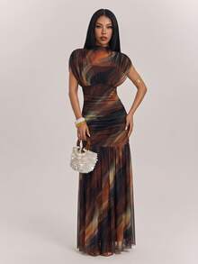 SHEIN PETITE فستان صيفي أنيق وعصري متعدد الألوان بطبعة أسلوب الألوان المائية للنساء الصغيرات. - متعدد الألوان - مشاهدة 3