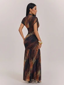 SHEIN PETITE فستان صيفي أنيق وعصري متعدد الألوان بطبعة أسلوب الألوان المائية للنساء الصغيرات. - متعدد الألوان - مشاهدة 2