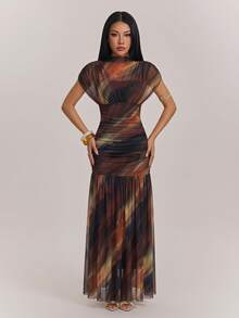 SHEIN PETITE فستان صيفي أنيق وعصري متعدد الألوان بطبعة أسلوب الألوان المائية للنساء الصغيرات. - متعدد الألوان - مشاهدة 4