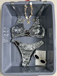 SHEIN Swim بيكيني مكون من قطعتين من قماش معدني لامع أحادي اللون، مناسب للشاطئ والمنتجعات والحفلات العادية - فضي - مشاهدة 2