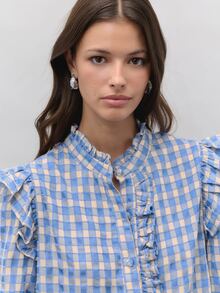 Nöista Blus Gingham Biru dengan Kerah Berkerut, Kancing Depan, Lengan Mengembang, dan Manset Berkerut. Musim Gugur, Musim Dingin, Sehari-hari, Kantor, Acara, Elegan, Natal. - Biru - View 3