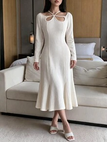 Feyla Gaun Model Duyung dengan Potongan di Bagian Depan - Pearl White - View 3