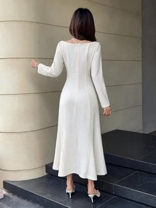 Feyla Gaun Model Duyung dengan Potongan di Bagian Depan - Pearl White - View 2