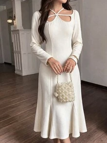 Feyla Gaun Model Duyung dengan Potongan di Bagian Depan - Pearl White - View 4