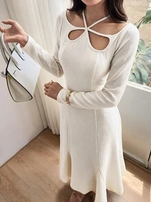 Feyla Gaun Model Duyung dengan Potongan di Bagian Depan - Pearl White - View 7