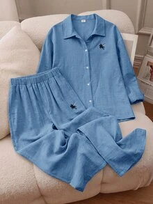 SHEIN Tween女孩淺卡其色紋理兩件套，刺繡翻領長袖襯衫搭配同布料鬆緊腰寬腿褲，親膚面料，休閒隨性風格，春/秋日常街頭通勤穿搭，小眾設計極簡套裝 - 藍色 - 查看 6