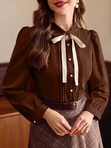 Vintamour 復古優雅女款襯衫，對比色蝴蝶結、胸針、珍珠鈕扣、百褶設計，休閒通勤度假節慶上衣 - 棕色 - 查看 2
