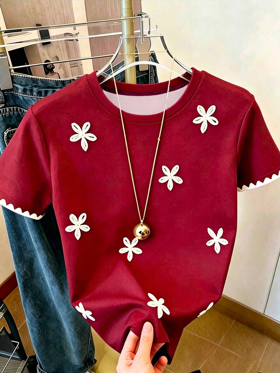 Resyla 【印花設計】白色花卉圓領酒紅色短袖女款T恤 柔軟親膚 修身 百搭上衣 2026夏季新款 女士修身百搭顯瘦上衣 - 彩色 - 查看 1