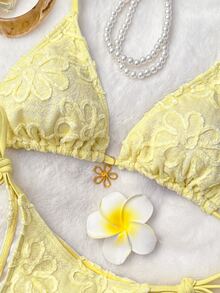 SHEIN Swim 2件套纯色向日葵图案三角挂脖式前胸时尚金属花朵装饰可爱网红度假比基尼泳装女款 - 黃色 - 查看 5