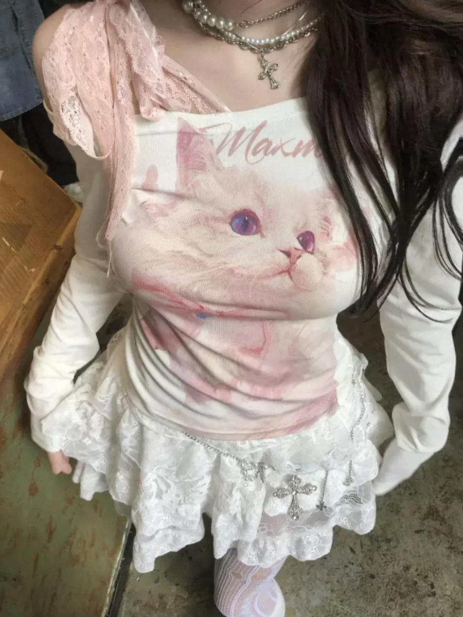 FRIFUL Kaos Lengan Panjang Kasual Wanita Motif Kucing dengan Bahu Asimetris untuk Sehari-hari - Putih - View 1