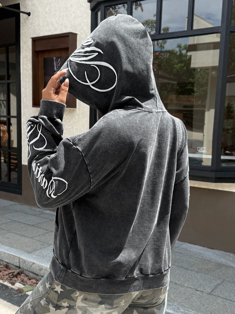 Muchica Plus size sweatshirt för kvinnor med bokstavstryck, huva, lång ärm och stora fickor, mångsidig - Svart - Visa 1