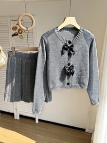 SHEIN 2件組女童針織套裝，簡約圓領灰色長袖3D蝴蝶結裝飾開襟衫搭配百褶裙，甜美學院風可愛風格，適合上學、告別場合 - 灰色 - 查看 7