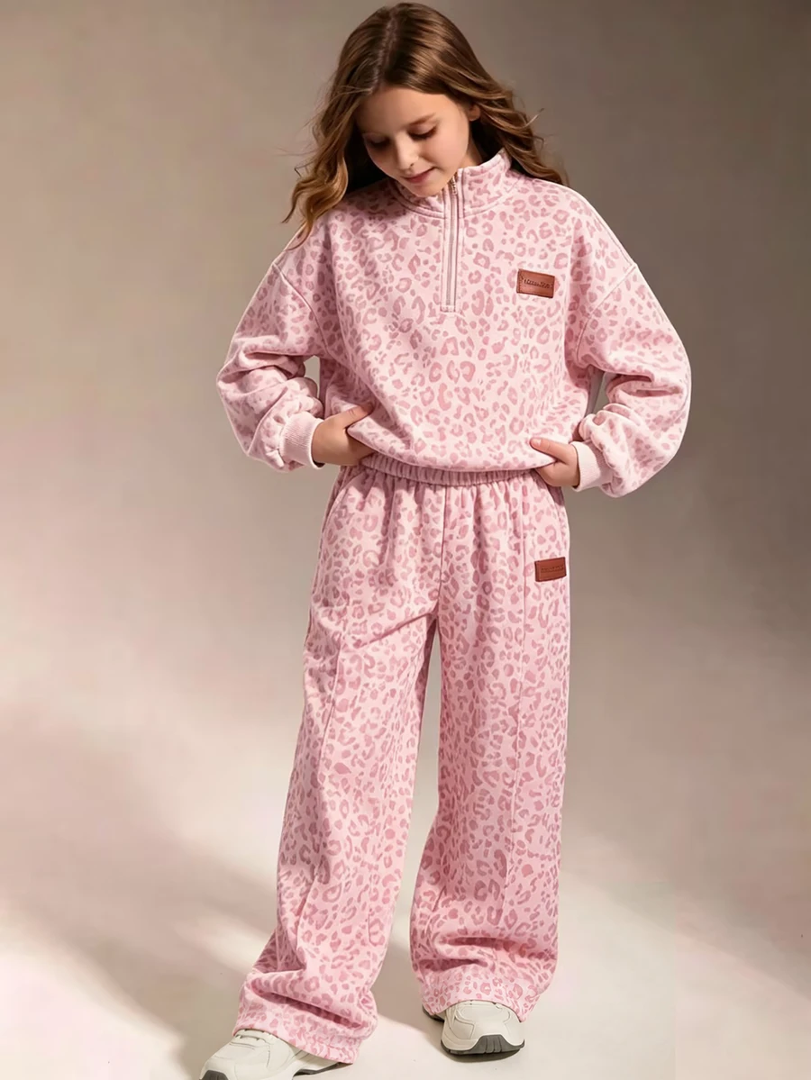 SHEIN Setelan Kasual 2 Potong untuk Anak Perempuan Remaja dengan Patch Kulit Imitasi, Kaos Lengan Panjang Berkerah Tegak dengan Grafis Huruf, Pakaian Musim Gugur, Bahan Fleece, Lengan Panjang - MultiWarna - View 1