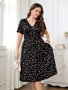 SHEIN Clasi Vestido de Talla Grande con Cuello Cruzado, Cintura Ceñida, Estampado, Línea A con Bolsillos, para Brunch, Fiesta, Formal, Cumpleaños, Negro, Verano, Romántico, Elegante L'amoure - Multicolor - Ver 1