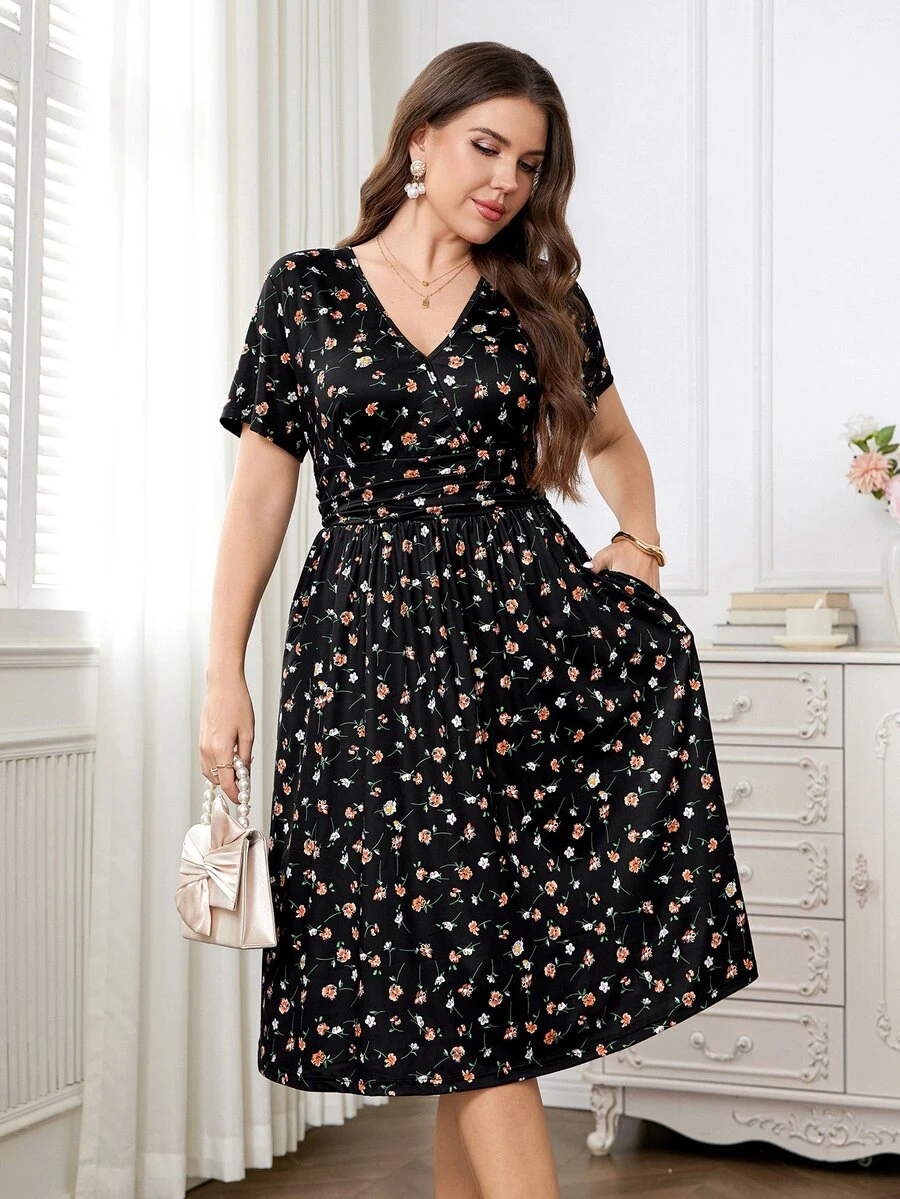 SHEIN Clasi Vestido de Talla Grande con Cuello Cruzado, Cintura Ceñida, Estampado, Línea A con Bolsillos, para Brunch, Fiesta, Formal, Cumpleaños, Negro, Verano, Romántico, Elegante L'amoure - Multicolor - Ver 1