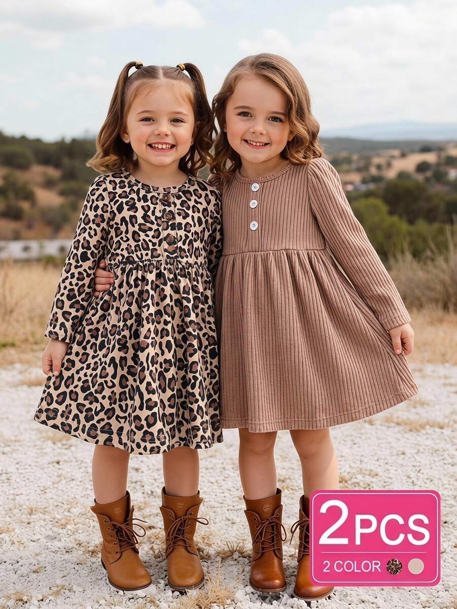 SHEIN Playful Pals 2件組嬰幼兒女童百褶洋裝，可愛甜美米色棕色豹紋羅紋針織鈕扣長袖圓領常規款，適合秋季假期萬聖節時尚穿搭
