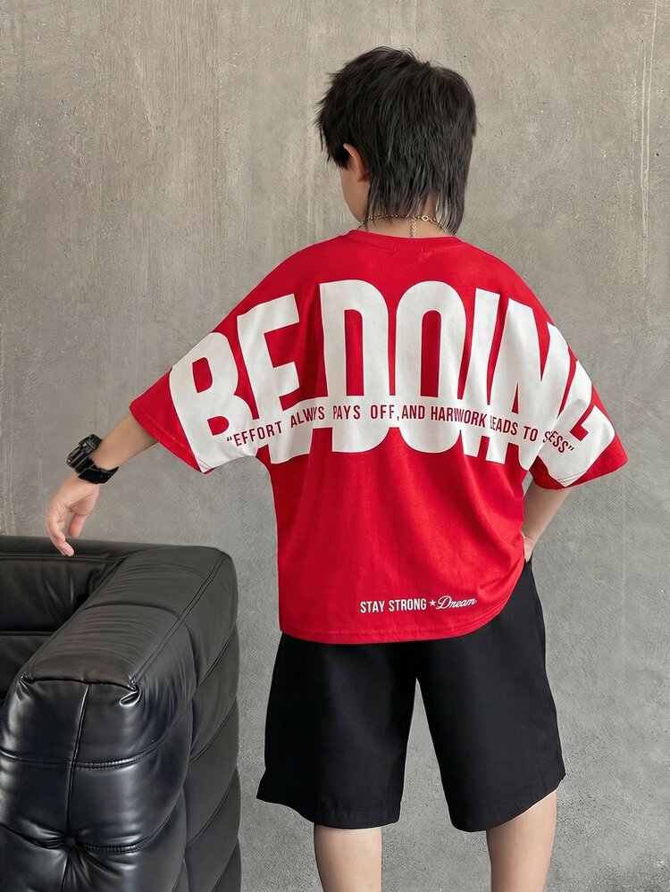 SHEIN Tween Boy Casual Japanese & Korean Style Loose Streetwear Large Letter Graphic Round Neck Short Sleeve T-Shirt, Suitable For Commuting, School, Daily Casual Outings, Sports, Spring And Summer - Red - View 1