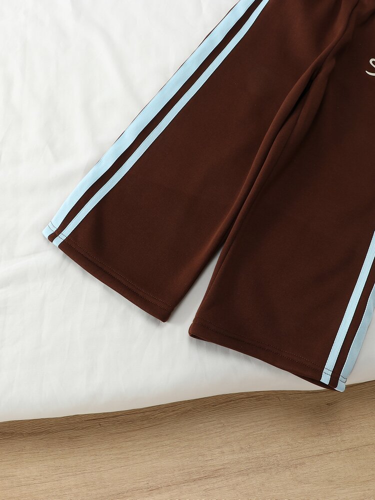 SHEIN Playful Pals Girls' Autumn/Winter Fleece-Lined New Sweatshirt Set, Half-Zip Stand Collar Sweatshirt In Cream And Dark Brown With Brown Bow Print On Chest, Light Blue Striped Webbing On Sleeve Sides, Paired With Matching Dark Brown Wide-Leg Sweatpants With White Bow Print And Blue Stripes On Front, Korean Vintage Style, Suitable For Daily Wear, School And Outings - Multicolor - View 6