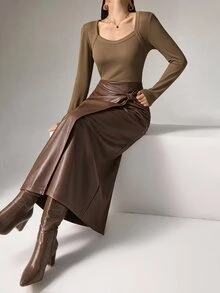 Heiryn Rok Wanita Warna Polos Desain Berpilin Bahan Kulit PU Elegan dan Modis - Coklat - View 3