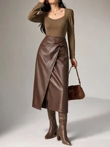 Heiryn Rok Wanita Warna Polos Desain Berpilin Bahan Kulit PU Elegan dan Modis - Coklat - View 4