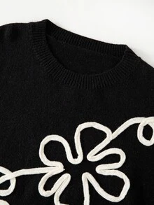 SHEIN Clasi 大尺碼女款秋冬花卉刺繡圓領長袖休閒針織衫 - 黑色 - 查看 6