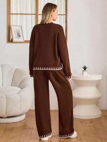 SHEIN طقم ملابس صوفية محبوكة باللون البني والأبيض – طقم ملابس مريحة بتفاصيل متباينة للاستخدام اليومي في والخريف والشتاء بتصميم بسيط وعملي للسفر - بني - مشاهدة 4
