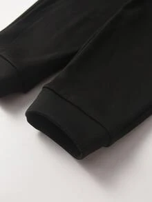 SHEIN 2件組小男孩刺繡緹花運動衫＋黑色長褲套裝，職業日、開學季、舒適生日派對、婚禮派對秋季穿搭 - 酒紅色 - 查看 8