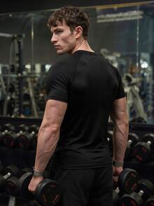 GymBeat قميص رياضي يومي متعدد الاستخدامات بلون أحادي للرجال - الأسود - مشاهدة 2