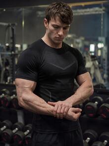 GymBeat قميص رياضي يومي متعدد الاستخدامات بلون أحادي للرجال - الأسود - مشاهدة 4