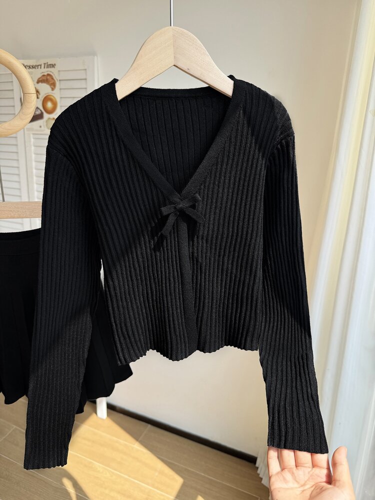 SHEIN Tween GirlsKnit Set: Bow Long Sleeve Cardigan With Black Pleated Skirt - Black - View 5